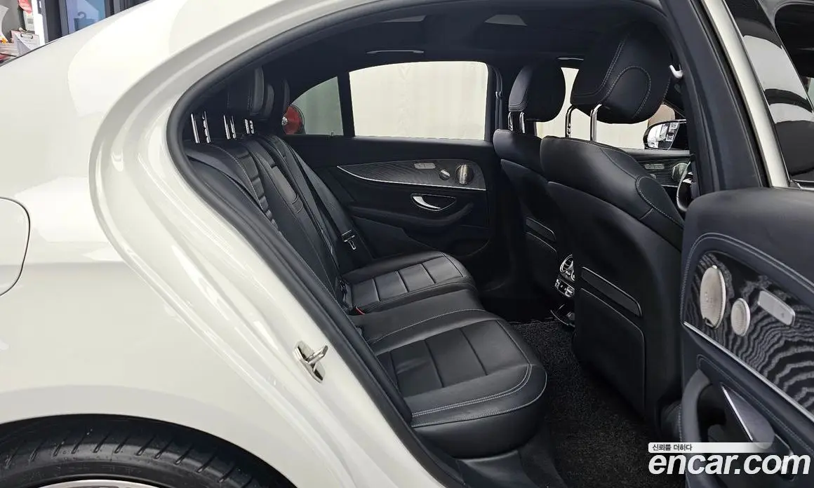 Mercedes-Benz E-Class 2022 2.0 автомат (гидро), фото 12