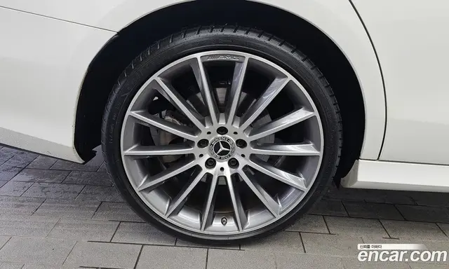 Mercedes-Benz E-Class 2022 2.0 автомат (гидро), миниатюра 5