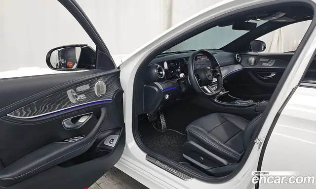 Mercedes-Benz E-Class 2022 2.0 автомат (гидро), миниатюра 10