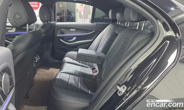 Mercedes-Benz E-Class 2023 2.0 автомат (гидро), миниатюра 12