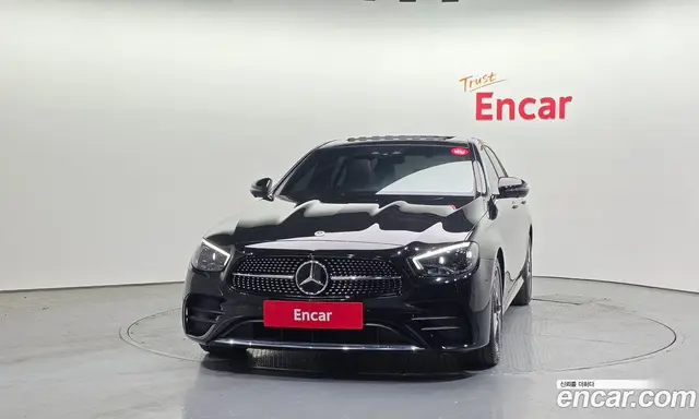 Mercedes-Benz E-Class 2023 2.0 автомат (гидро), миниатюра 3