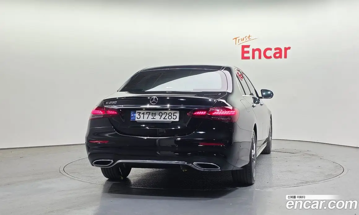 Mercedes-Benz E-Class 2023 2.0 автомат (гидро), фото 4