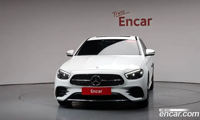 Mercedes-Benz E-Class 2023 2.0 автомат (гидро), миниатюра 2