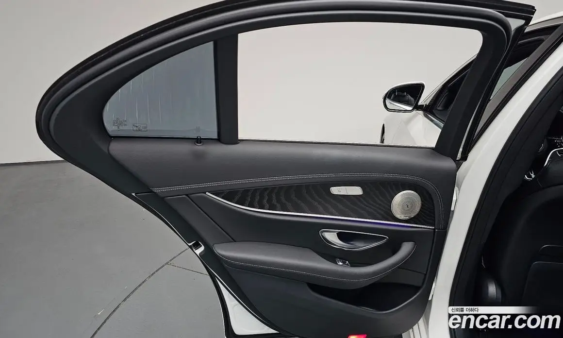 Mercedes-Benz E-Class 2023 2.0 автомат (гидро), фото 14