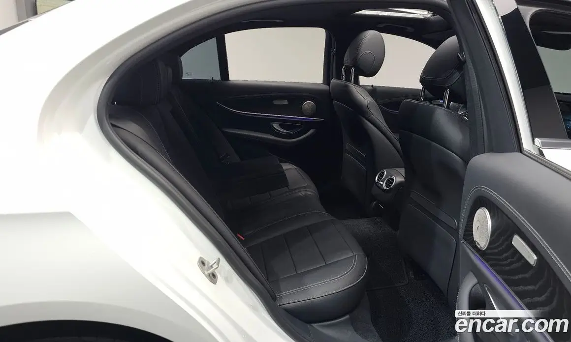 Mercedes-Benz E-Class 2023 2.0 автомат (гидро), фото 17