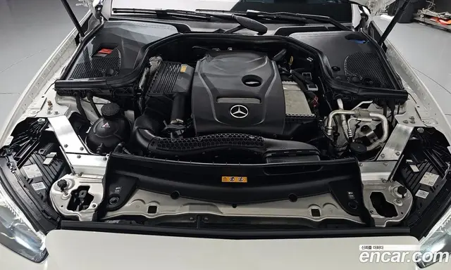 Mercedes-Benz E-Class 2023 2.0 автомат (гидро), миниатюра 5