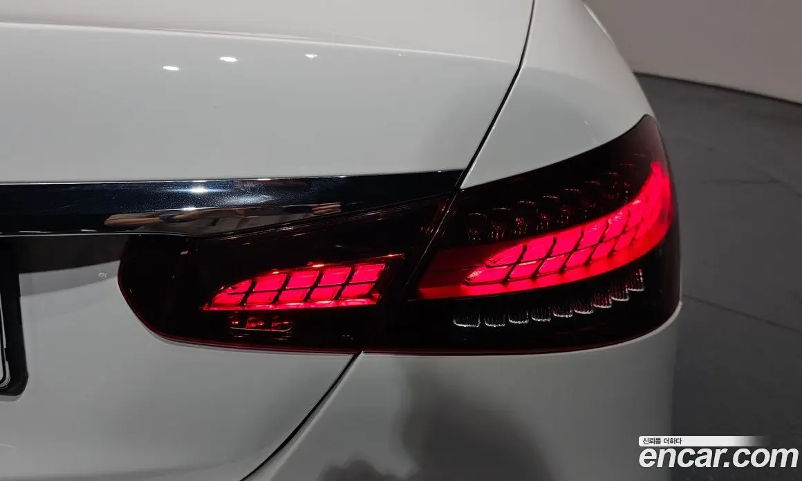 Mercedes-Benz E-Class 2023 2.0 автомат (гидро), фото 8