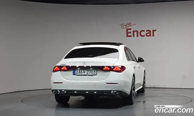 Mercedes-Benz E-Class 2024 2.0 автомат (гидро), миниатюра 4