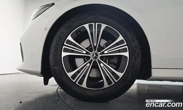 Mercedes-Benz E-Class 2024 2.0 автомат (гидро), миниатюра 5