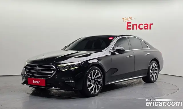 Mercedes-Benz E-Class 2024 2.0 автомат (гидро), миниатюра 1