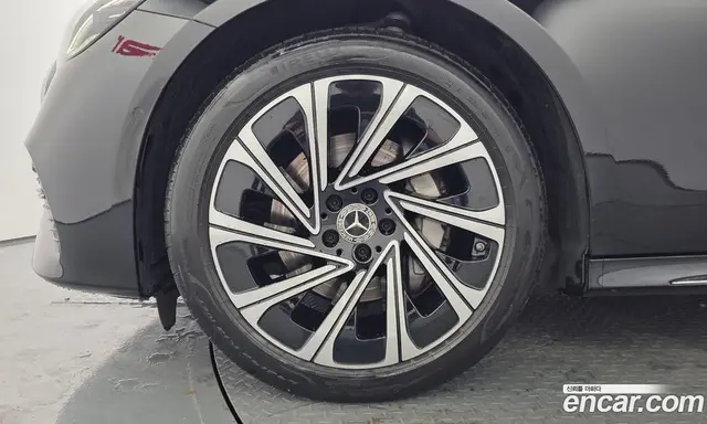 Mercedes-Benz E-Class 2024 2.0 автомат (гидро), миниатюра 5