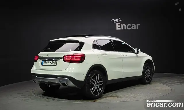 Mercedes-Benz GLA-Class 2019 2.0 автомат (гидро), миниатюра 2