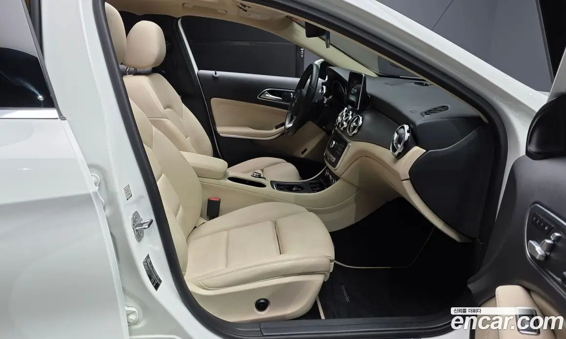 Mercedes-Benz GLA-Class 2019 2.0 автомат (гидро), фото 11