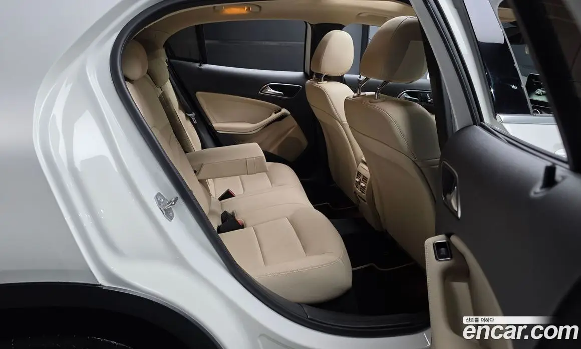 Mercedes-Benz GLA-Class 2019 2.0 автомат (гидро), фото 12