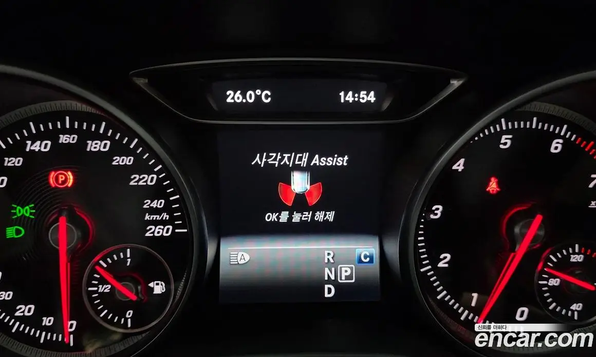 Mercedes-Benz GLA-Class 2019 2.0 автомат (гидро), фото 16
