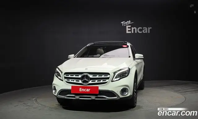 Mercedes-Benz GLA-Class 2019 2.0 автомат (гидро), миниатюра 3