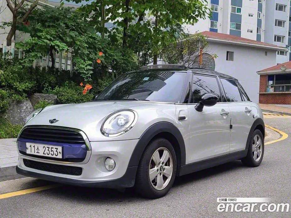 Mini Cooper 2015 1.5 автомат (гидро), фото 1 Mini Cooper 2015 1.5 автомат (гидро), фото 1