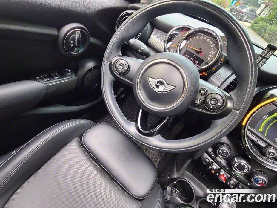 Mini Cooper 2015 1.5 автомат (гидро), фото 18 Mini Cooper 2015 1.5 автомат (гидро), фото 18