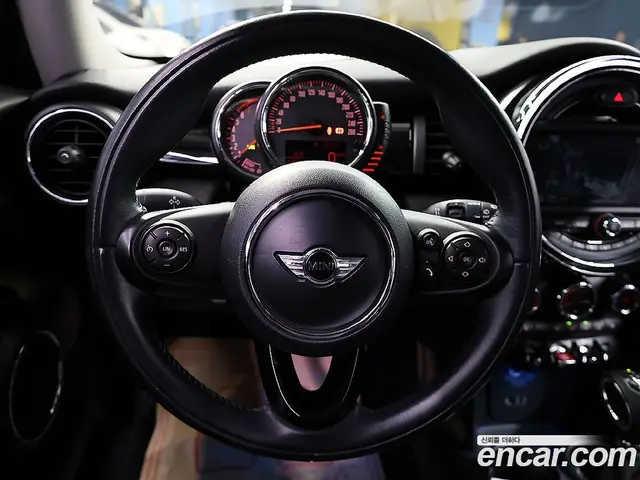 Mini Cooper 2015 1.5 автомат (гидро), миниатюра 9