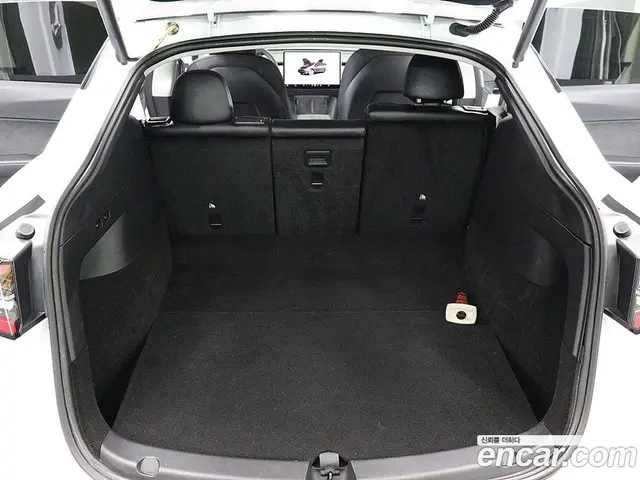 Tesla Model Y 2022 0.2 автомат (гидро), миниатюра 5