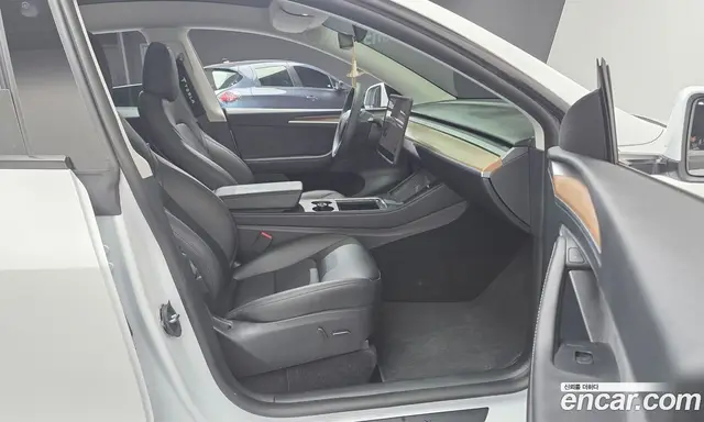 Tesla Model Y 2024 0.2 автомат (гидро), миниатюра 11