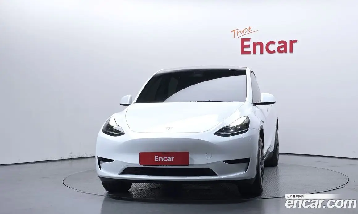 Tesla Model Y 2024 0.2 автомат (гидро), фото 3