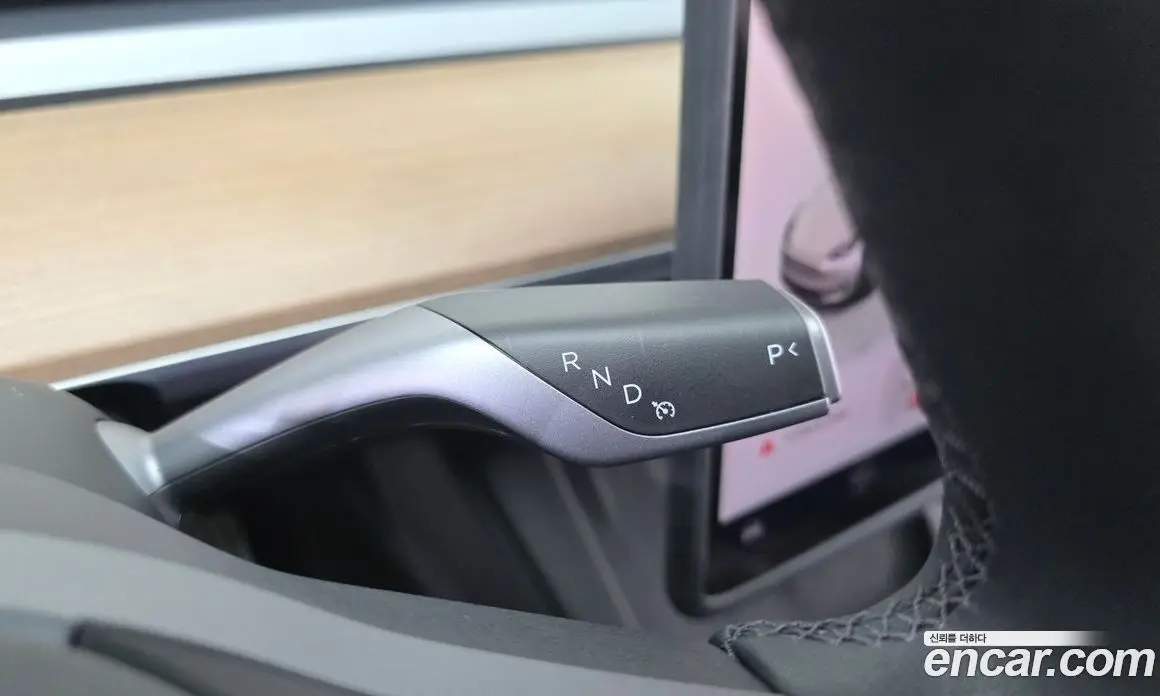 Tesla Model Y 2024 0.2 автомат (гидро), фото 9