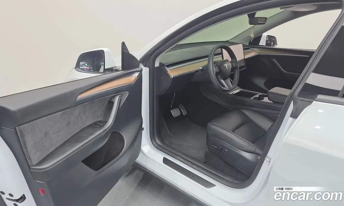 Tesla Model Y 2024 0.2 автомат (гидро), фото 10