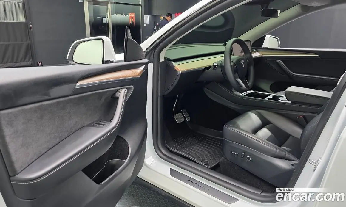 Tesla Model Y 2024 0.2 автомат (гидро), фото 13