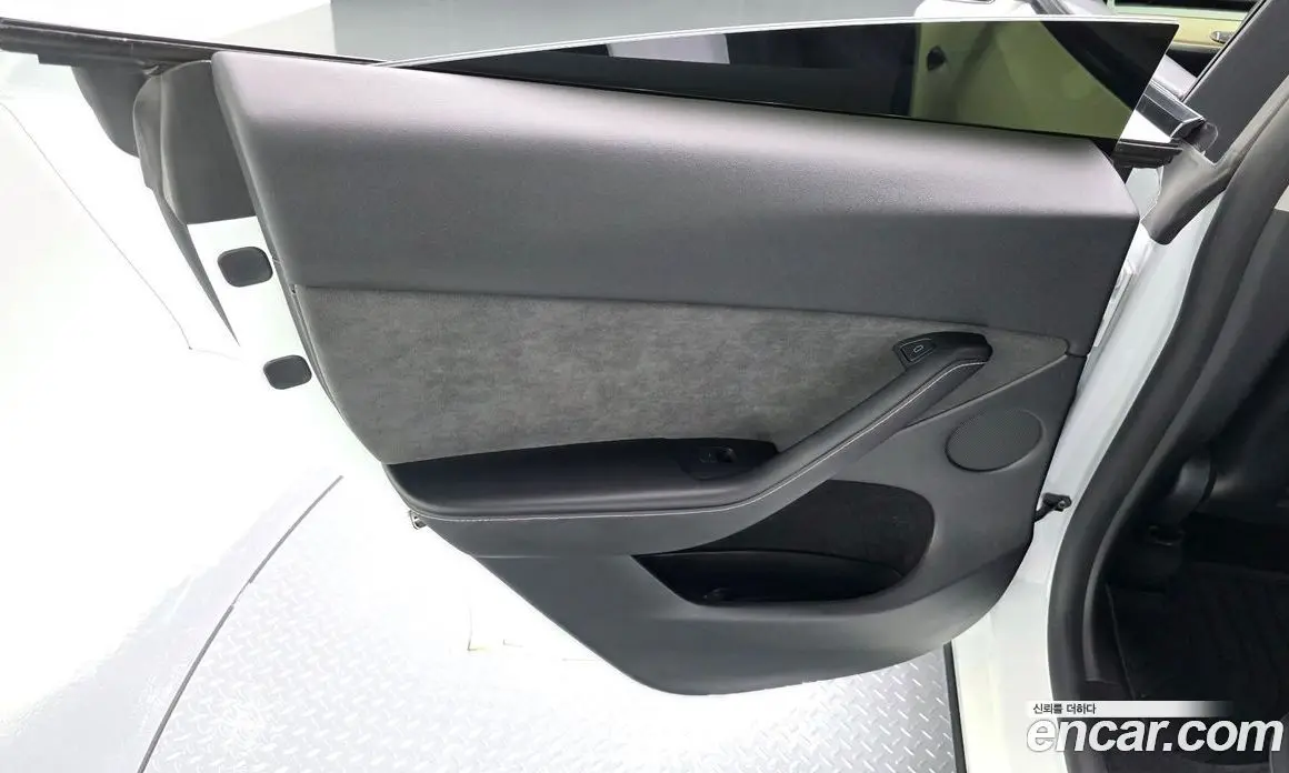 Tesla Model Y 2024 0.2 автомат (гидро), фото 15