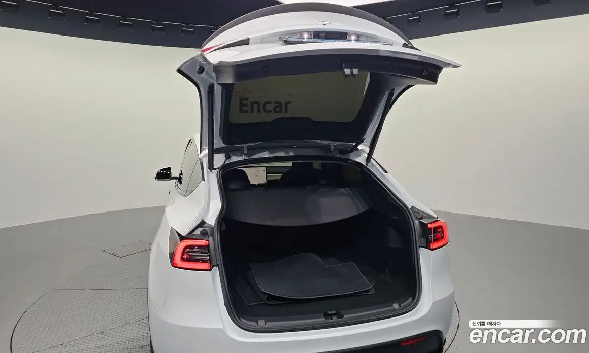 Tesla Model Y 2024 0.2 автомат (гидро), фото 30