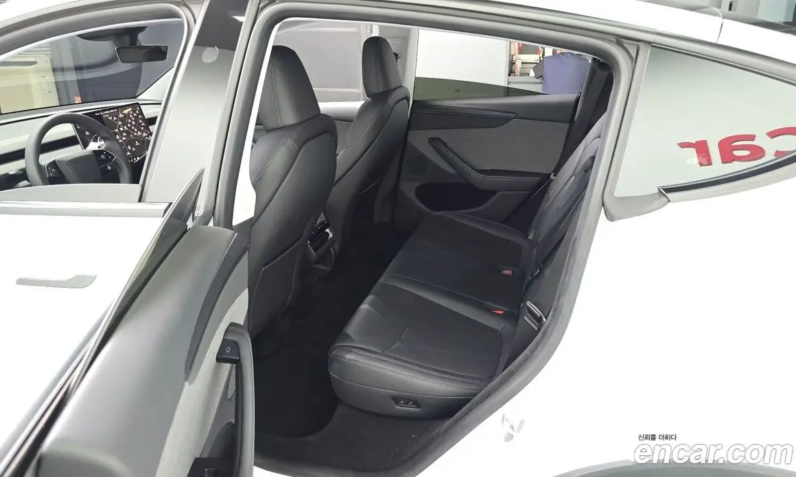 Tesla Model Y 2025 0.2 автомат (гидро), фото 17