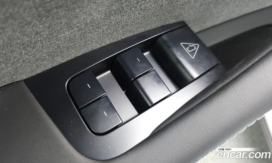 Tesla Model Y 2025 0.2 автомат (гидро), фото 25