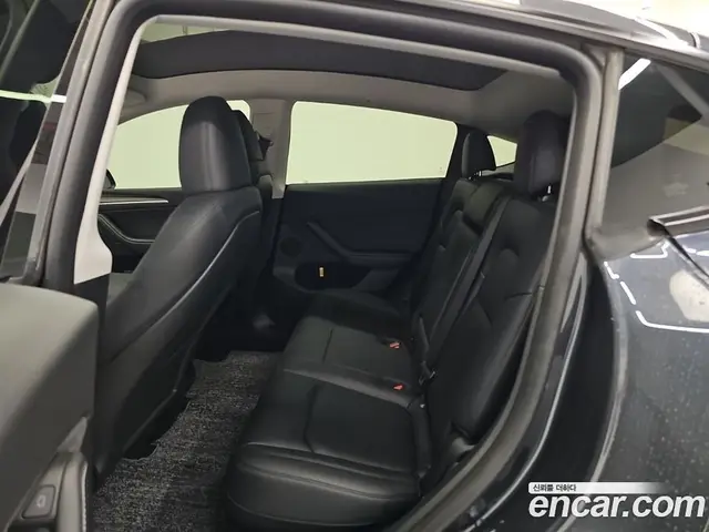 Tesla Model Y 2025 автомат (гидро), миниатюра 12