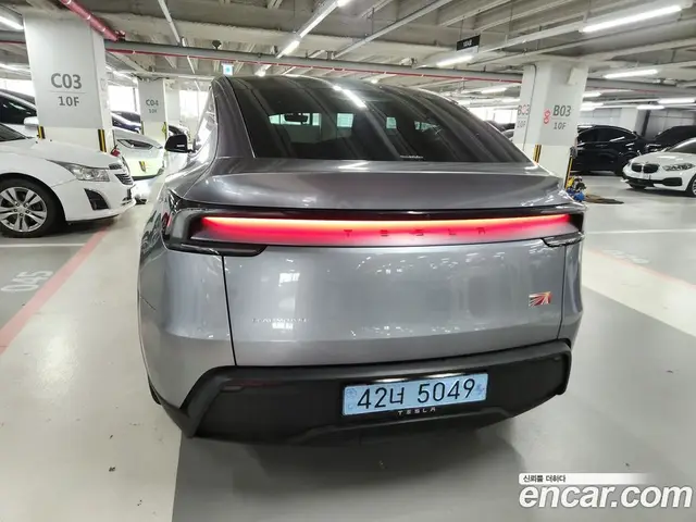 Tesla Model Y 2025 0.2 автомат (гидро), миниатюра 4