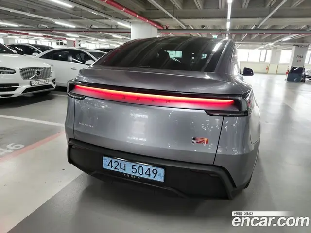 Tesla Model Y 2025 0.2 автомат (гидро), миниатюра 6