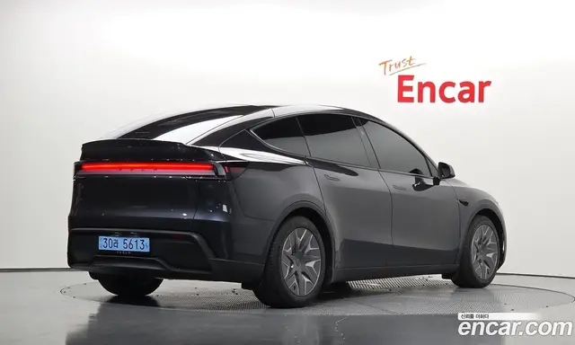 Tesla Model Y 2026 0.2 автомат (гидро), миниатюра 2