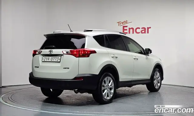 Toyota RAV4 2015 2.5 автомат (гидро), миниатюра 2