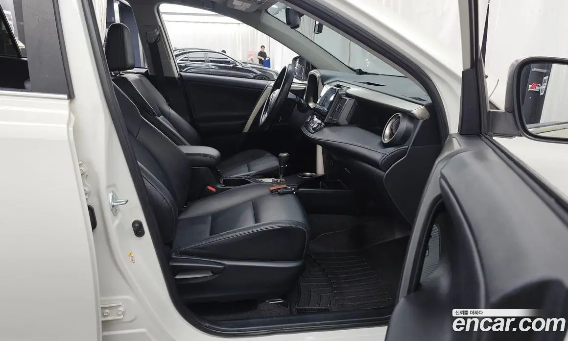 Toyota RAV4 2015 2.5 автомат (гидро), фото 11