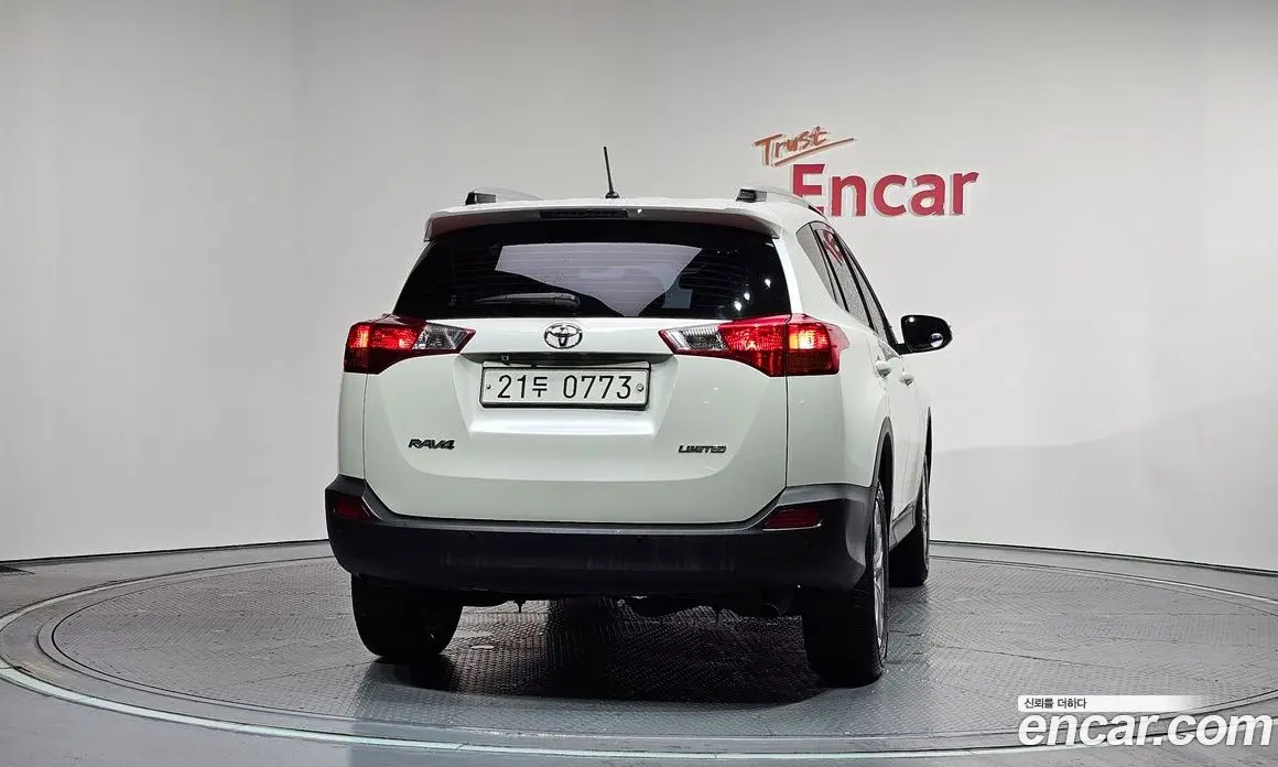 Toyota RAV4 2015 2.5 автомат (гидро), фото 4