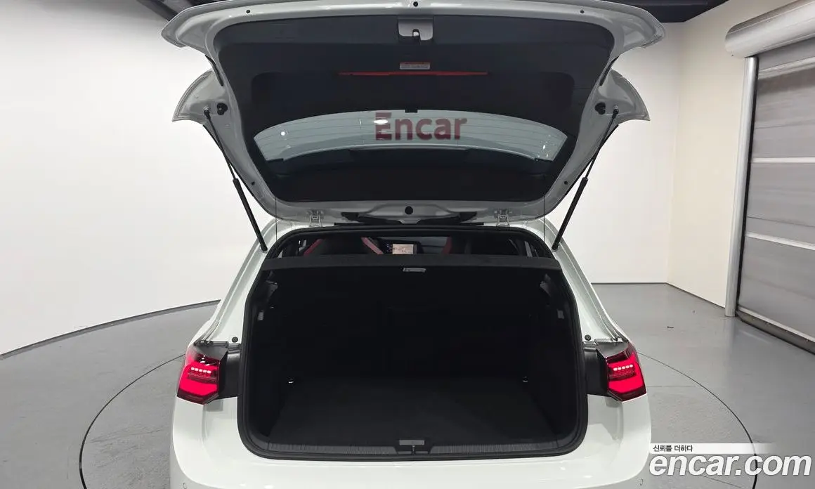 Volkswagen Golf 2024 2.0 автомат (гидро), фото 20