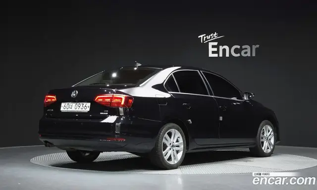 Volkswagen Jetta 2015 2.0 автомат (гидро), миниатюра 2