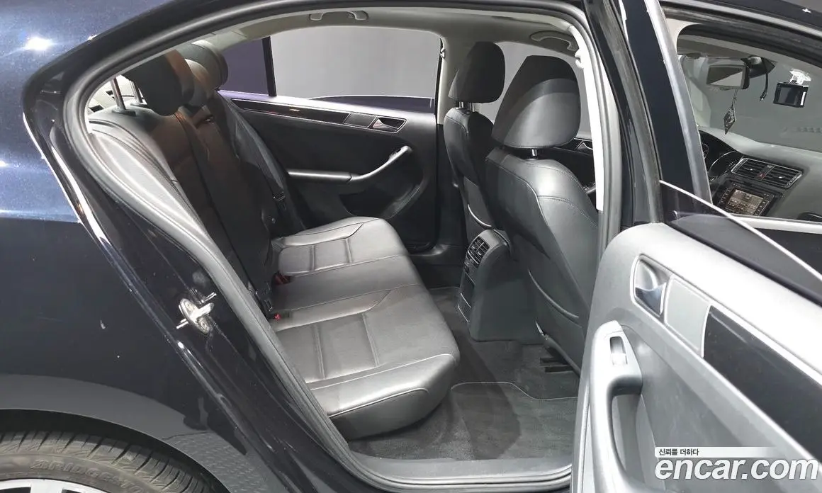 Volkswagen Jetta 2015 2.0 автомат (гидро), фото 12
