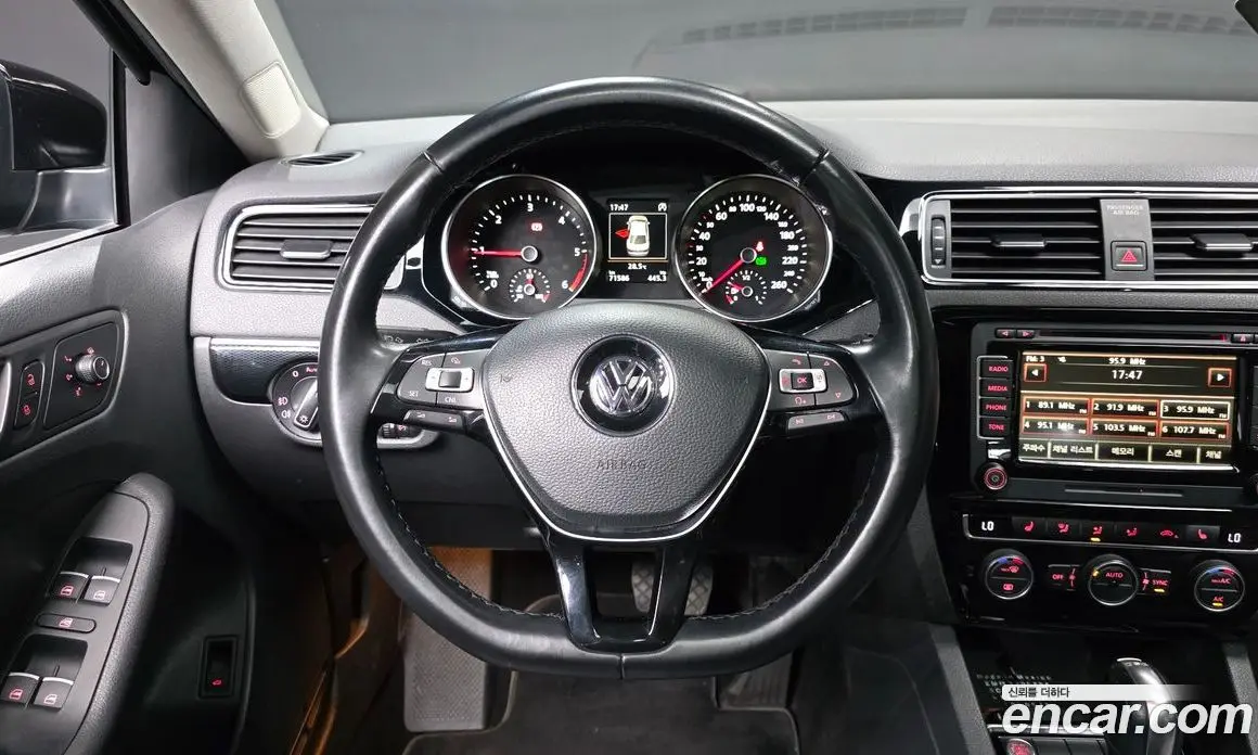 Volkswagen Jetta 2015 2.0 автомат (гидро), фото 13