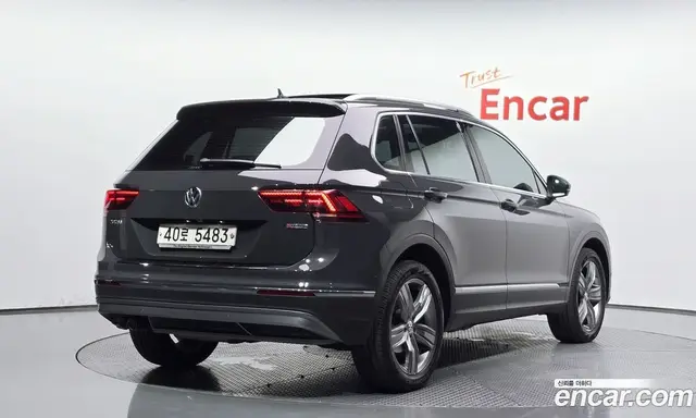 Volkswagen Tiguan 2018 2.0 автомат (гидро), миниатюра 1