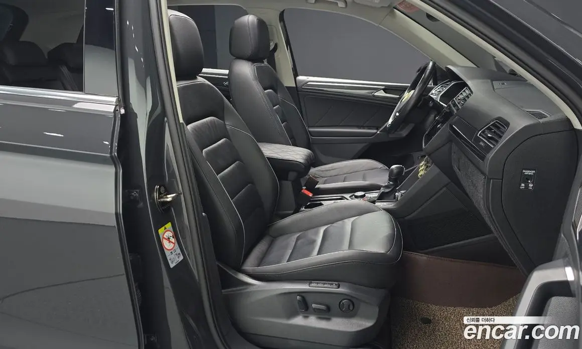 Volkswagen Tiguan 2018 2.0 автомат (гидро), фото 15