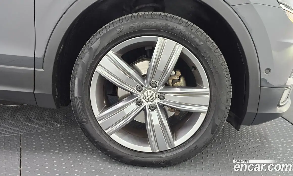 Volkswagen Tiguan 2018 2.0 автомат (гидро), фото 4