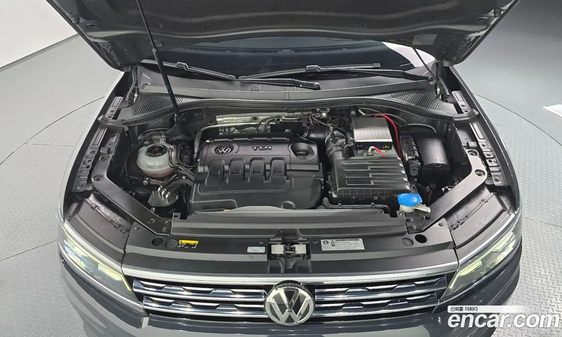 Volkswagen Tiguan 2018 2.0 автомат (гидро), фото 5