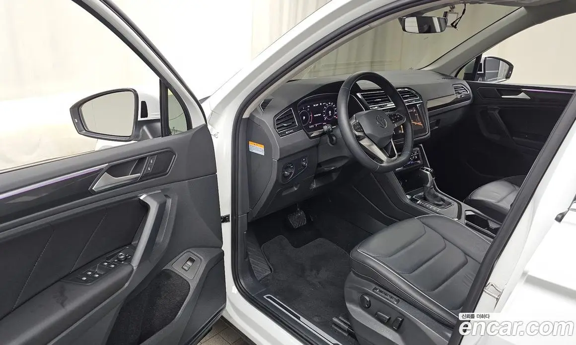 Volkswagen Tiguan 2022 2.0 автомат (гидро), фото 12