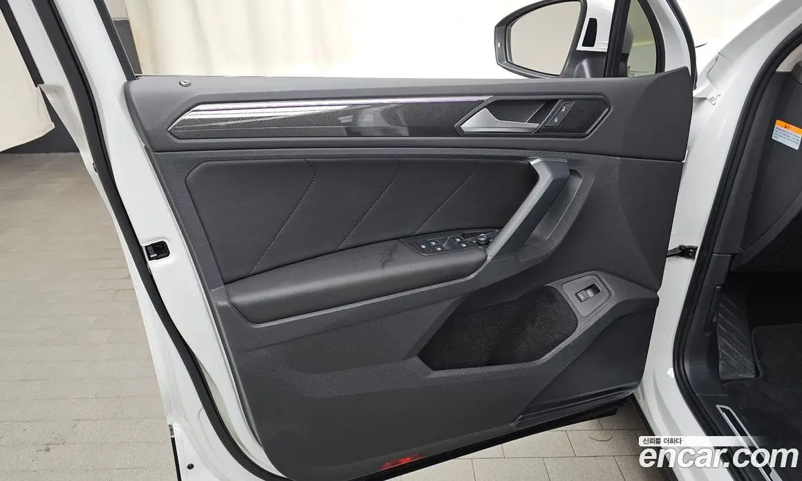 Volkswagen Tiguan 2022 2.0 автомат (гидро), фото 13
